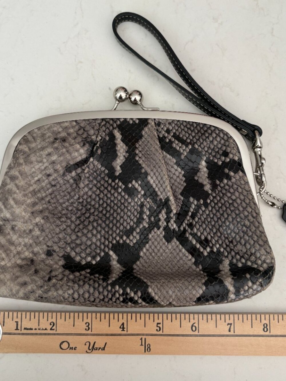 Coach Snakeskin Embossed Kiss Lock Wristlet Clutch Retro Chic Indie Sleaze Party - Picture 3 of 10